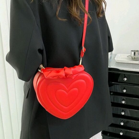Red Heart Shaped Crossbody Bag, Y2K Novelty Shoulder Bag, Purse, Tote - Picture 11 of 12